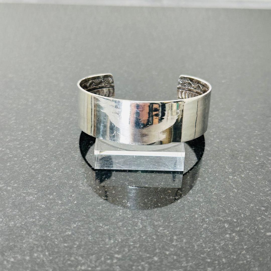 NAVAJO ナバホ 作者 レイシルバー 裏スタンプワーク シルバーバングル