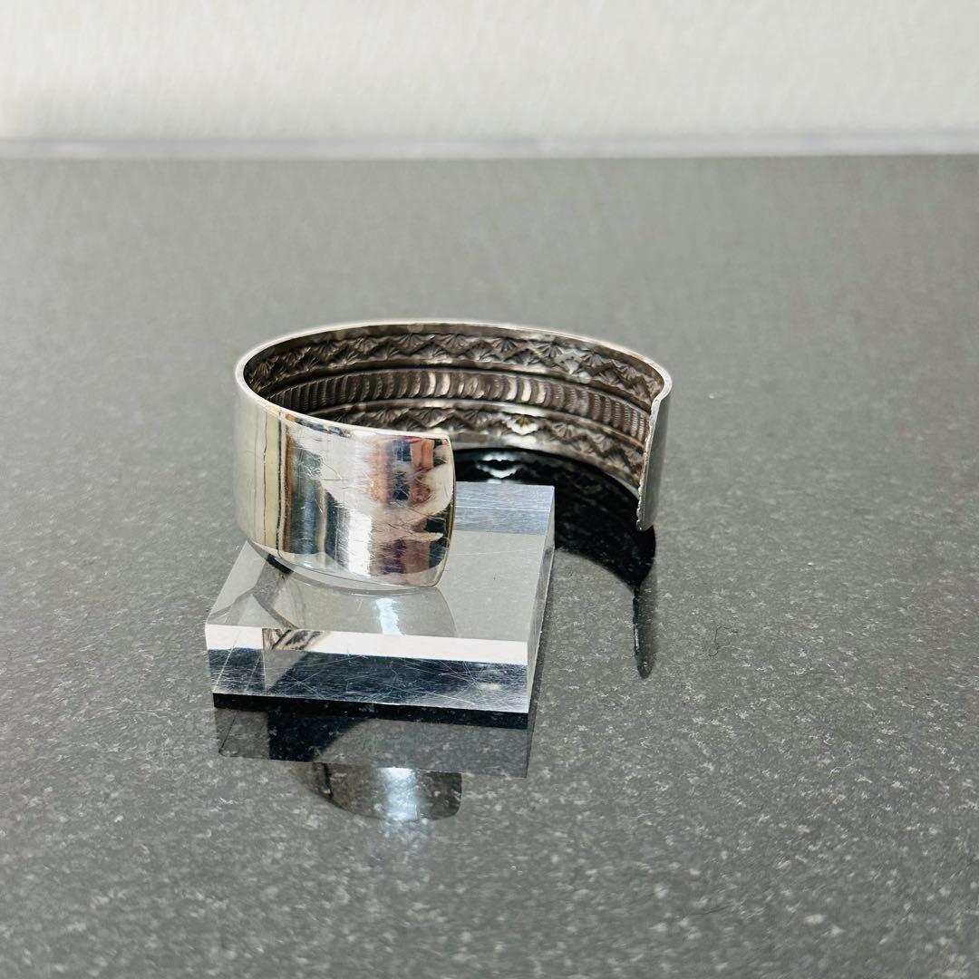 NAVAJO ナバホ 作者 レイシルバー 裏スタンプワーク シルバーバングル