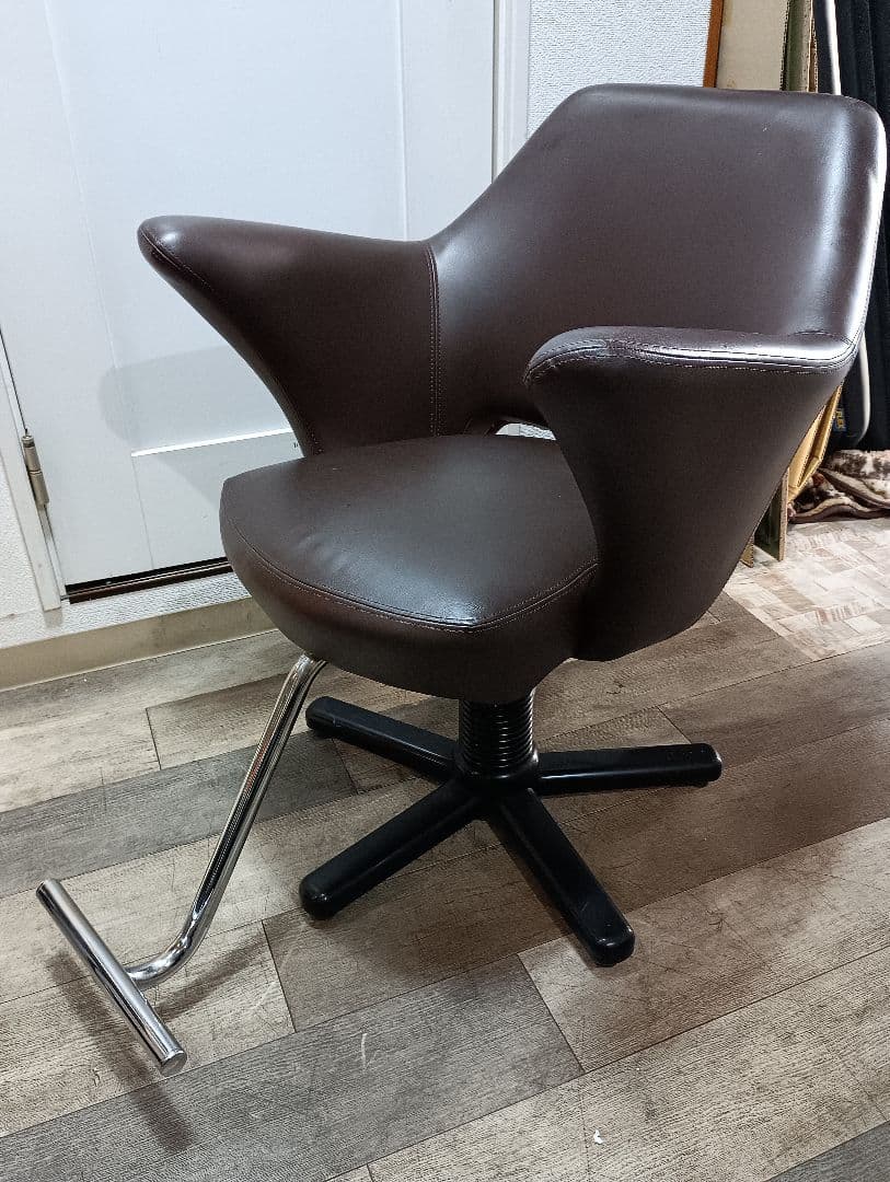 美容室オオヒロスタイリングチェア