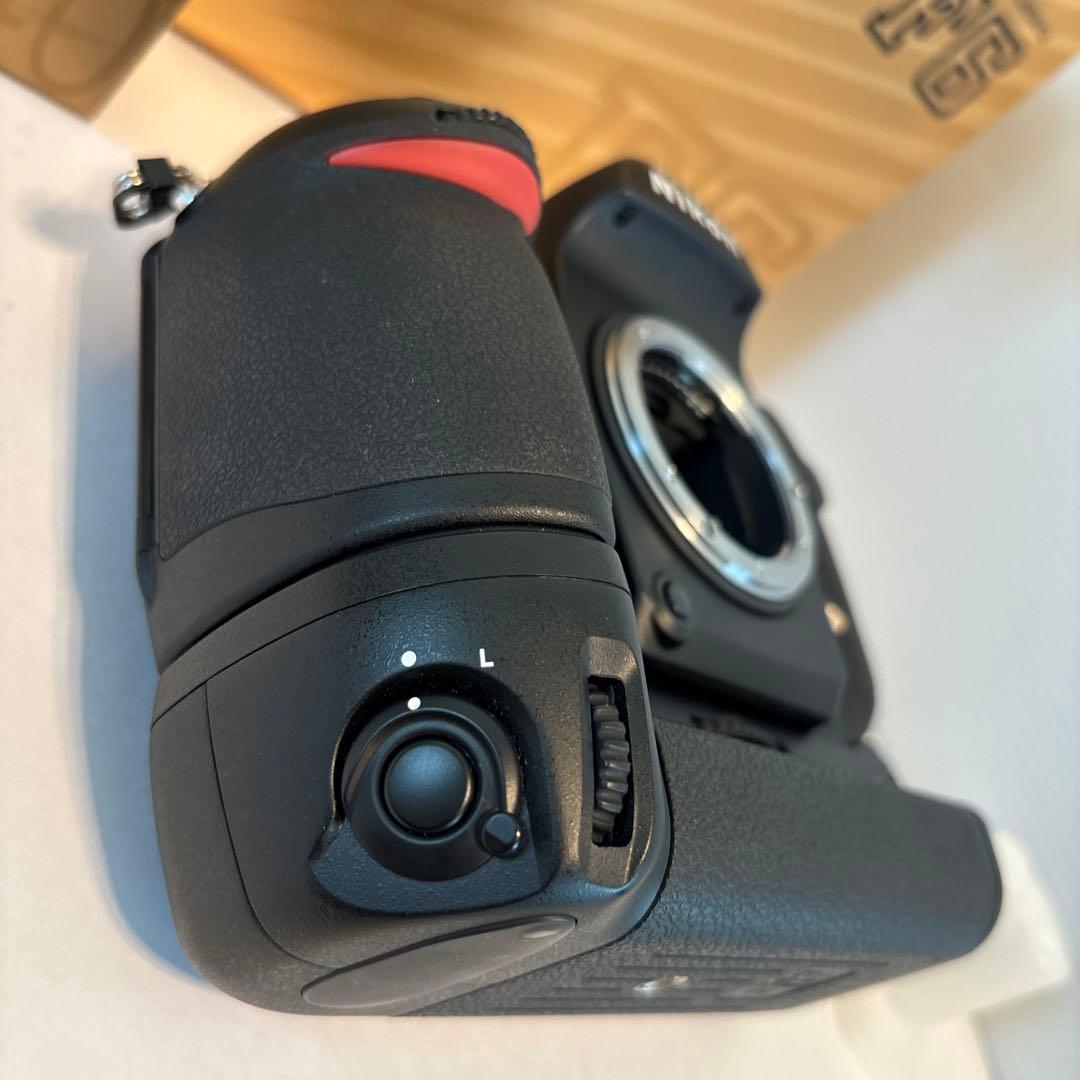 【新品同様】ニコン Nikon F6 MB-40 プロストラップ付