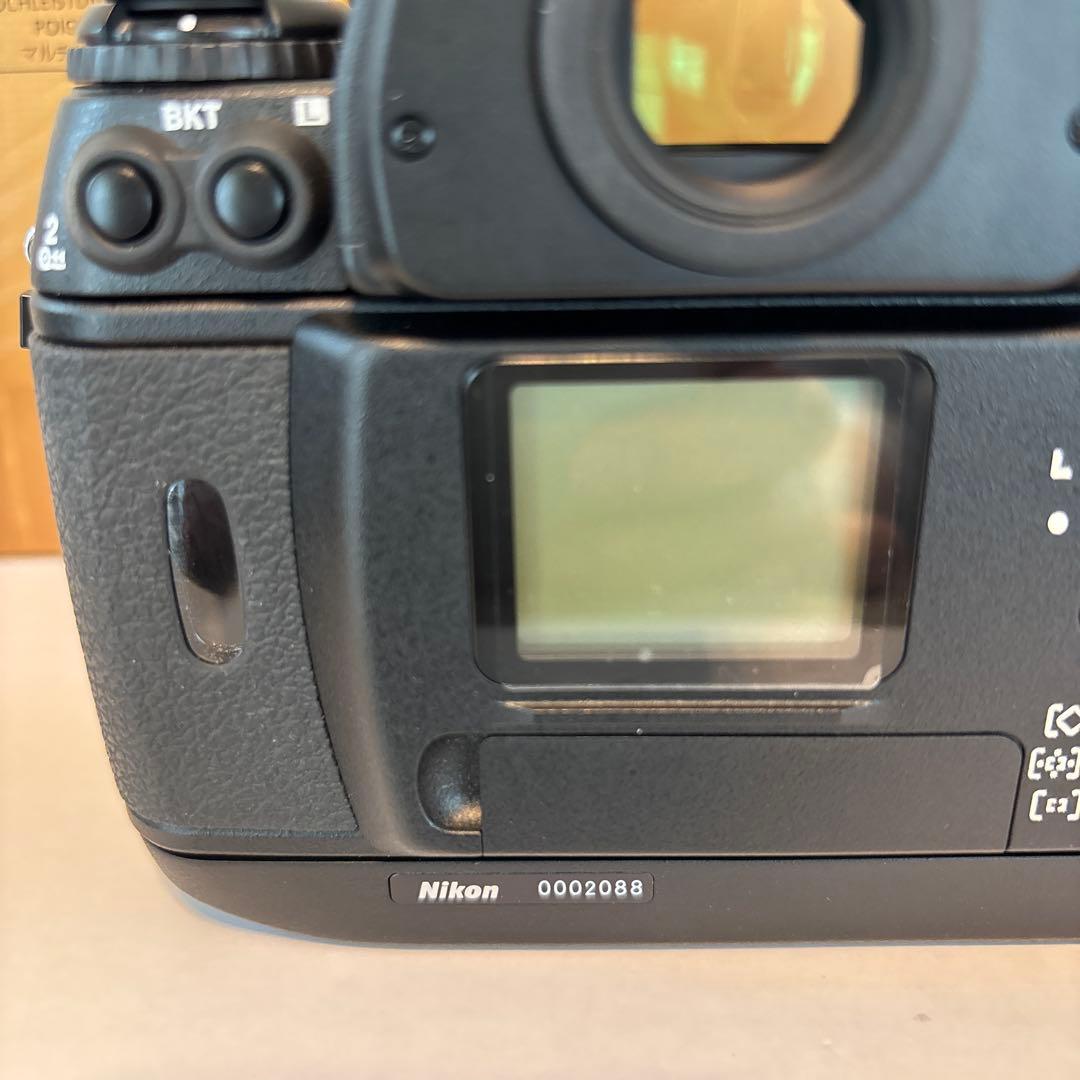 【新品同様】ニコン Nikon F6 MB-40 プロストラップ付