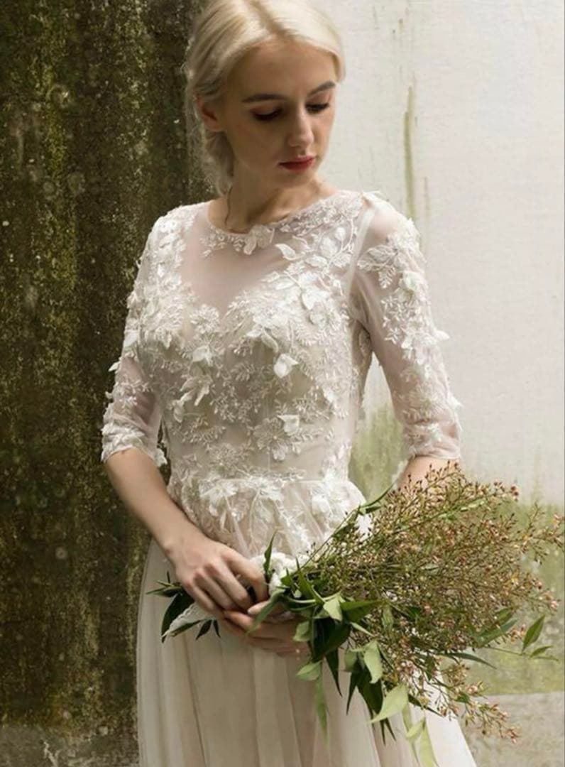 ウェディングドレス フラワーモチーフ刺繍長袖 Aライン