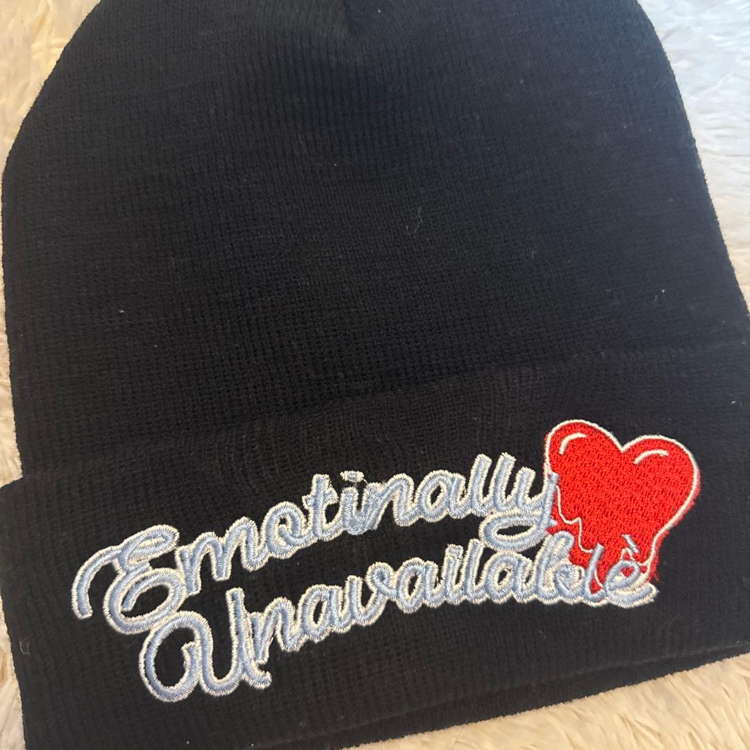 Emotionally Unavailable ニット帽