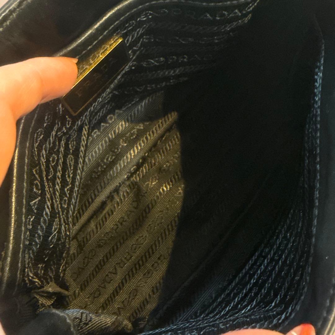 PRADA ブラック ショルダーバッグ　サフィアーノ