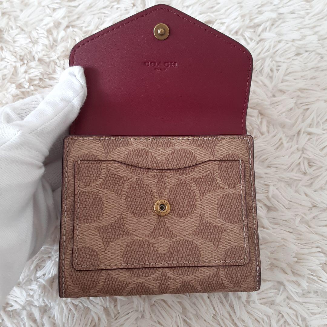 未使用品　COACH　コーチ　三つ折り財布　シグネチャー　ブラウン　C2329