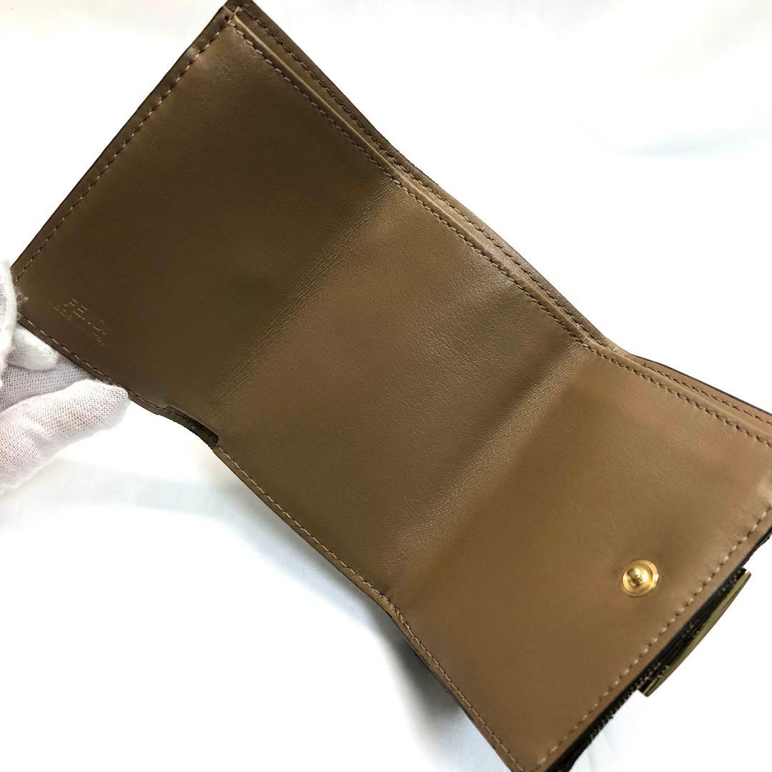 【Ris✨】　フェンディ FENDI 三つ折り財布 小銭入付き FF