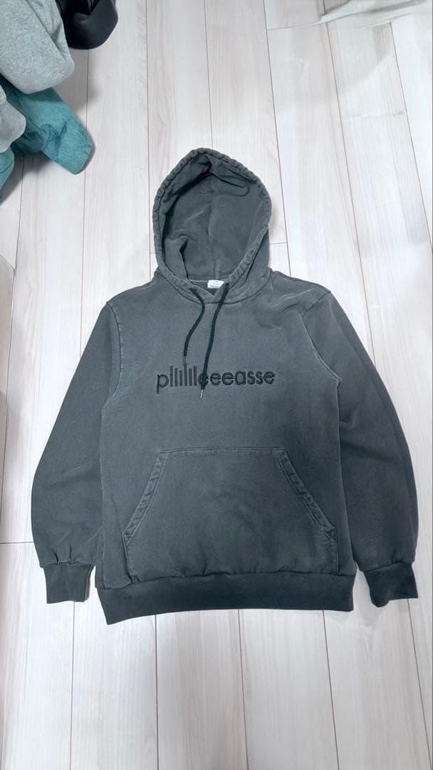 plllllleeeasse Hoodie パーカー