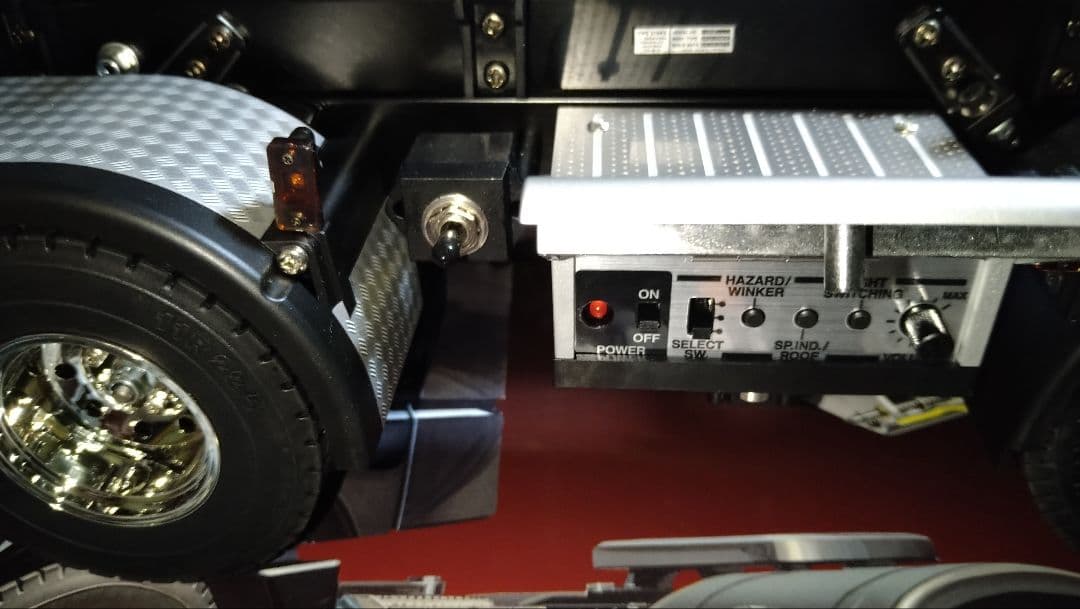 1/14RC メルセデス・ベンツ アロクス 4151 8x4 ダンプトラック