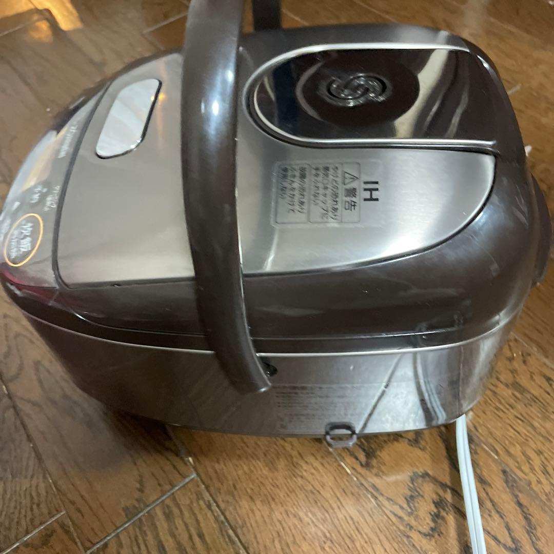 ZOJIRUSHI NP-GK05 炊飯器　『極炊き』