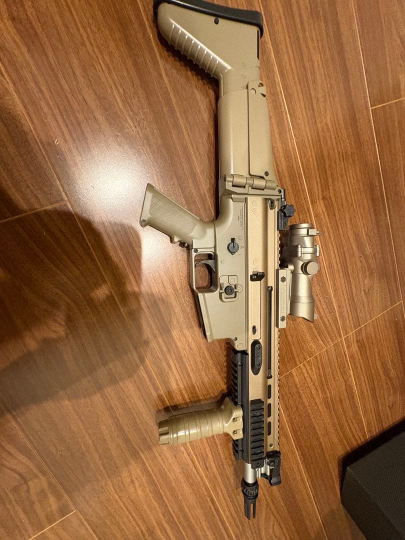 ボーイズ　スカーLタンカラ　グリップ&サイト&マガジン2つ　値下げ交渉可