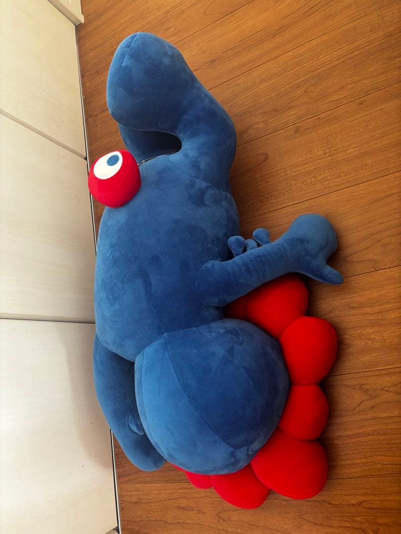 ミャクミャクくじ　1等　寝そべり　ミャクミャクぬいぐるみ