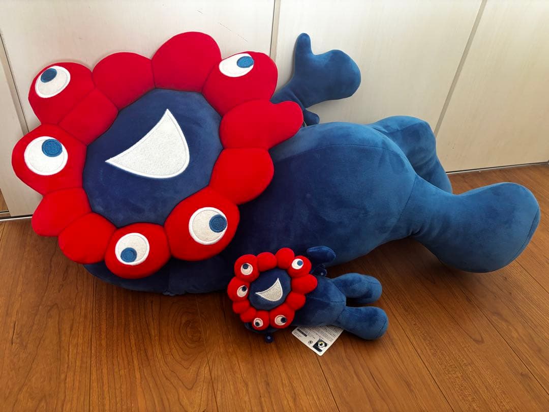 ミャクミャクくじ　1等　寝そべり　ミャクミャクぬいぐるみ