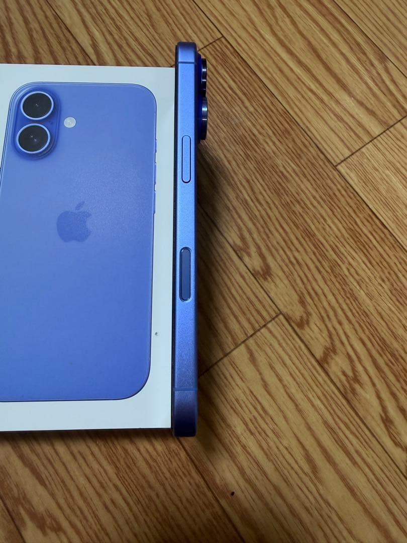 Apple iPhone 16 ウルトラマリン 本体と付属品