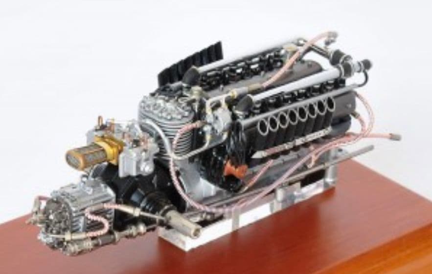 CMC Auto Union Typ C 16Zylinder V-motor珍