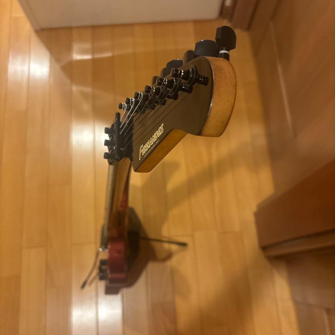 フロイトローズタイプ FERNANDES アクティブ回路 アーム付 新品弦張替済