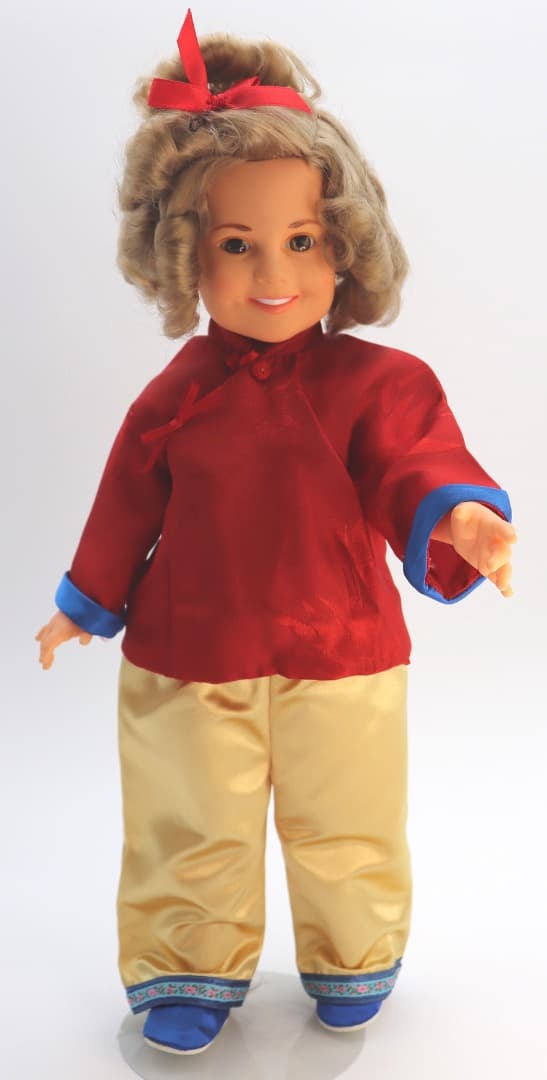 シャーリーテンプル　赤と金の衣装の人形