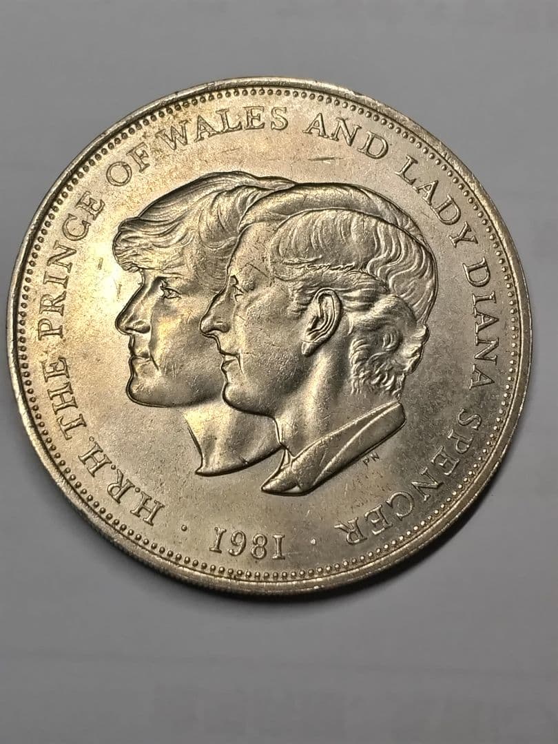pn424 エラー硬貨 1981年チャールズ皇太子 ダイアナ妃 ご成婚記念 硬貨