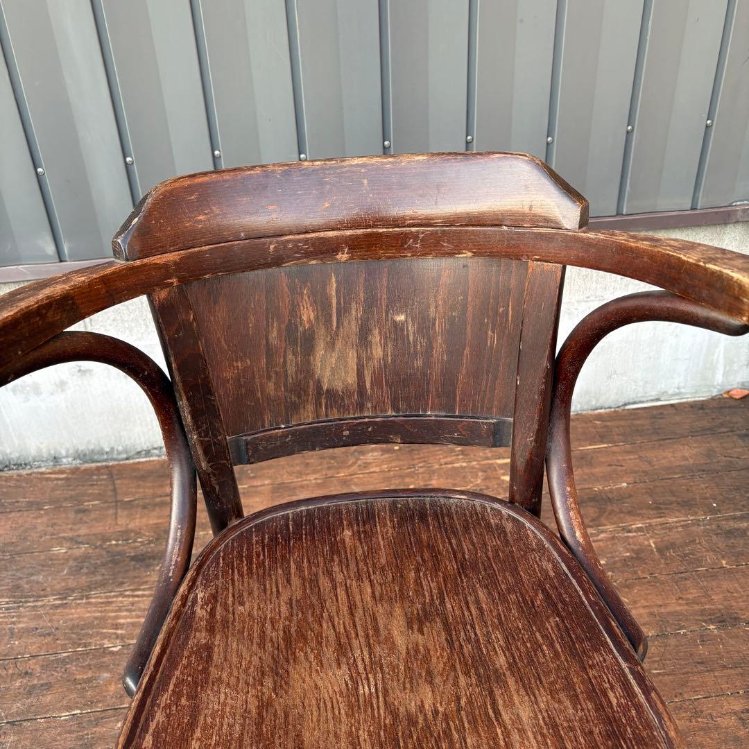 ④ルーマニア製 ヴィンテージ ベントウッドチェア アームチェア 曲木椅子 カフェ