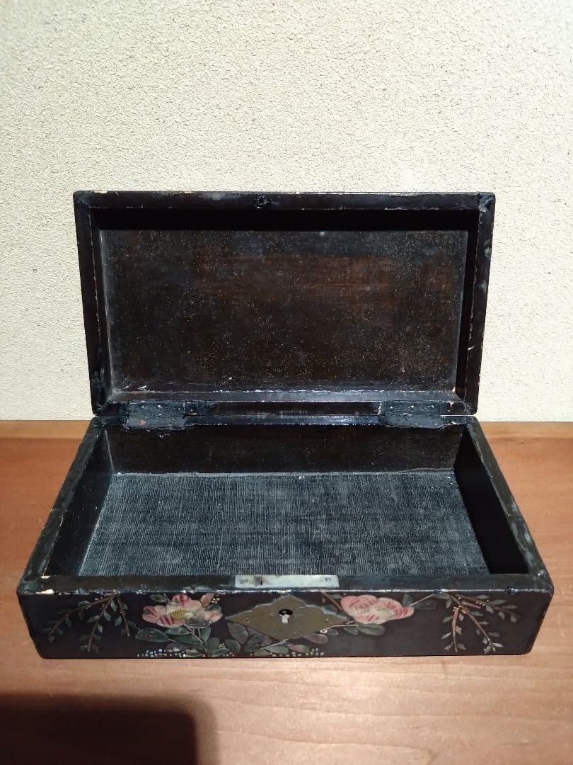 梶井さん専用です。江戸時代 長崎螺鈿 梅と鶯 花紋 小箱