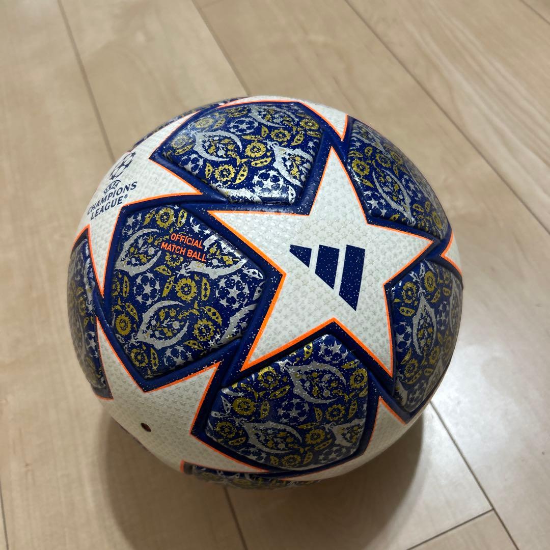 フィナーレ　アディダス　公式球