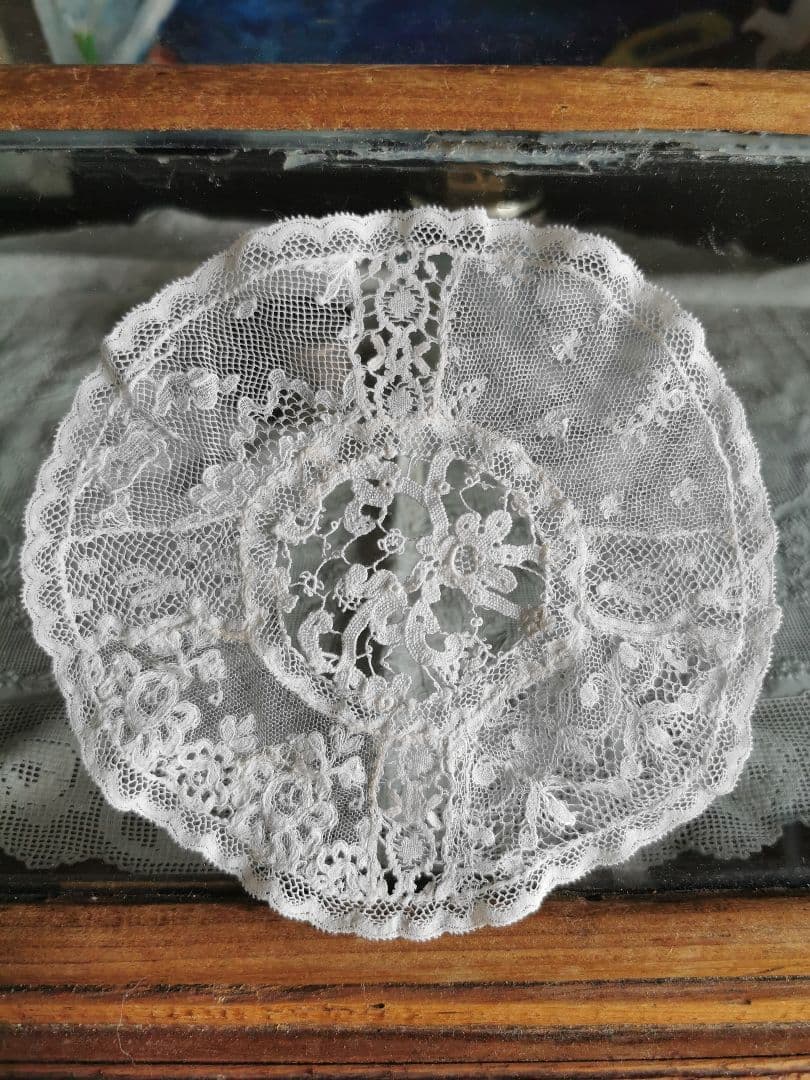 アンティークノルマンディーレースドイリー ベドフォドシャー アランソン コラリン