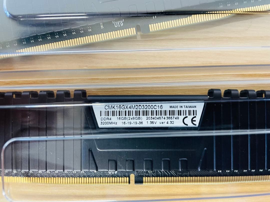 メモリ DDR4 16GB (8GBx2) 3200MHz