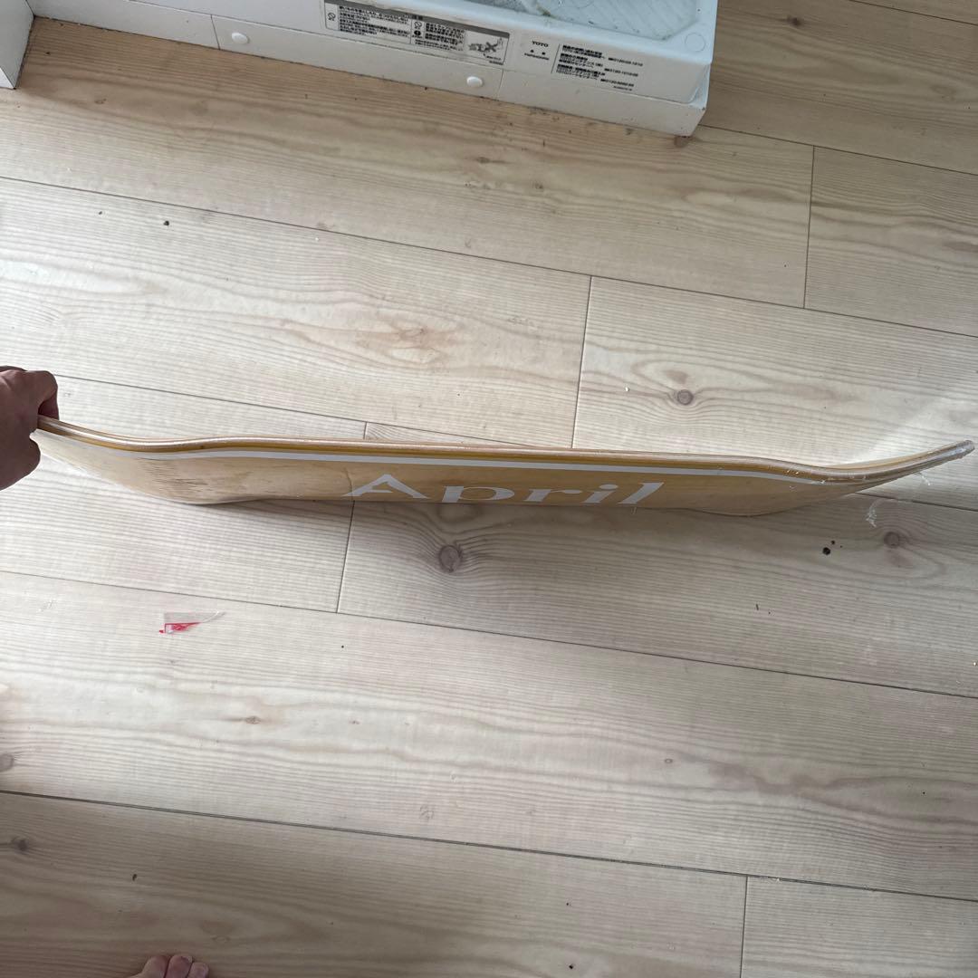 April スケートボードデッキ イエロー8インチ