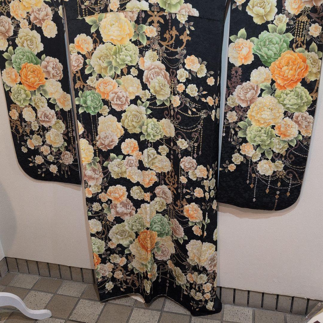 【現代柄】振袖 黒地 豪華な薔薇の花柄 Ｌ〜LＬサイズ１７０センチ