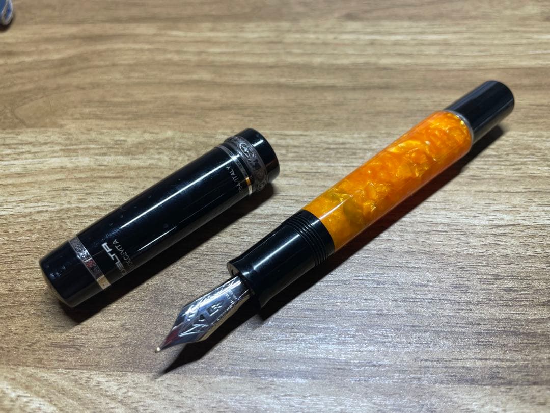 ドルチェビータ　デルタ　ミディアム　万年筆