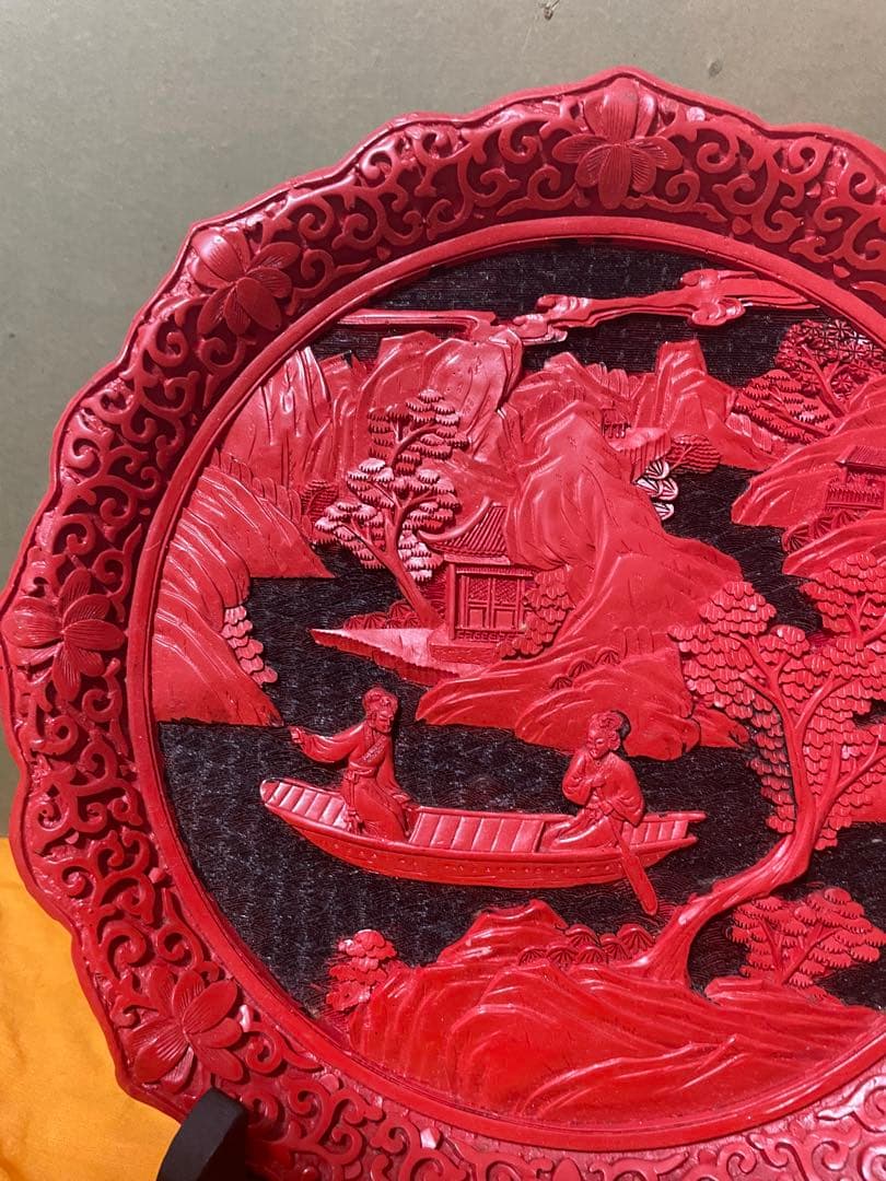 中国　剔紅　堆朱　輪花皿　飾皿