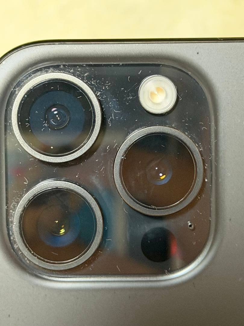 iPhone 15 Pro 本体 ブラックチタニウム