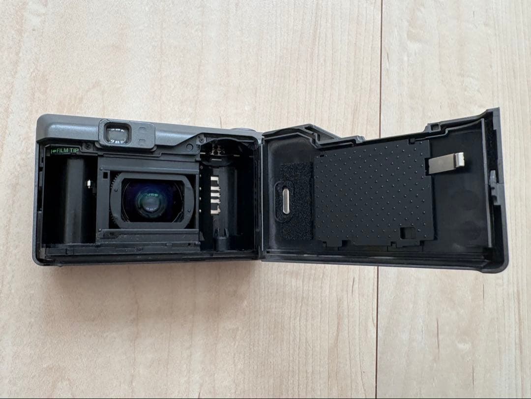 NATURA CLASSICA コンパクトカメラ（ジャンク品）