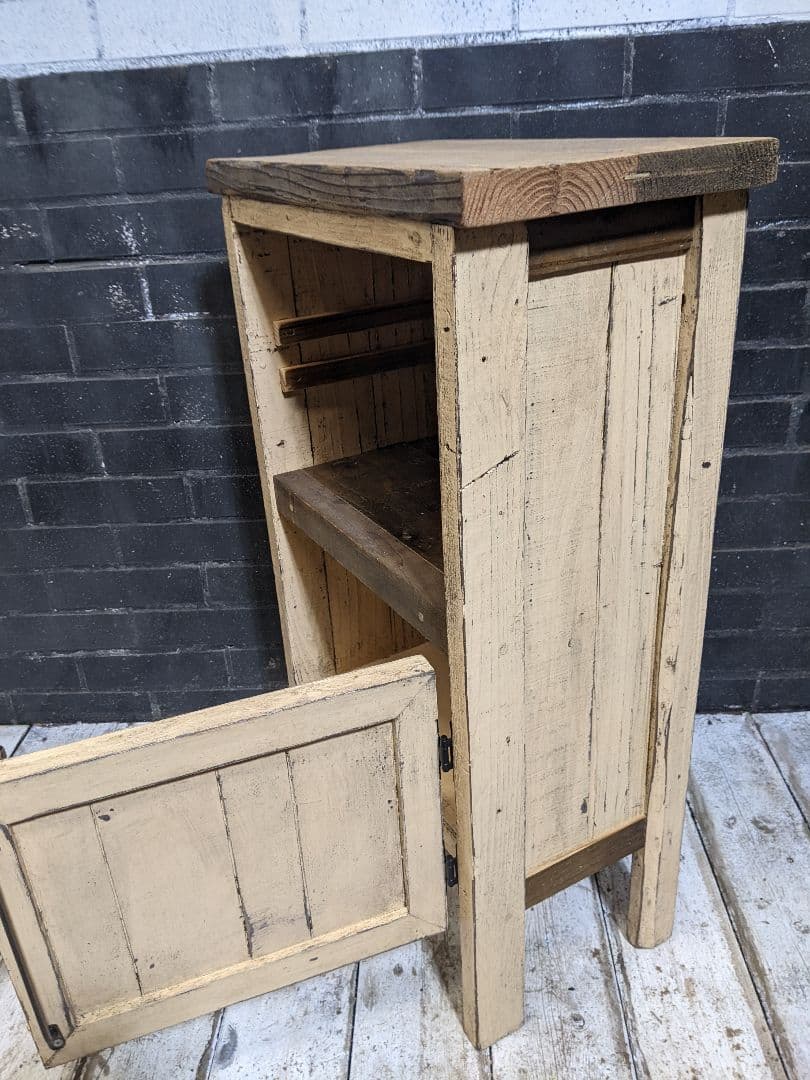 ちか　古材飾り棚　クリーム色