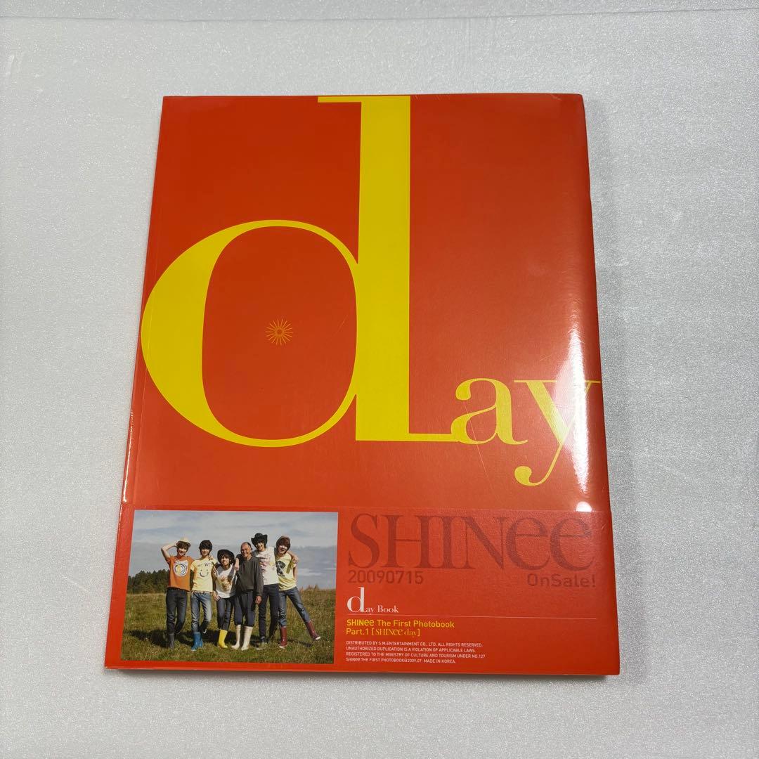 SHINee day FIRST PHOTOBOOK 写真集 新品未開封