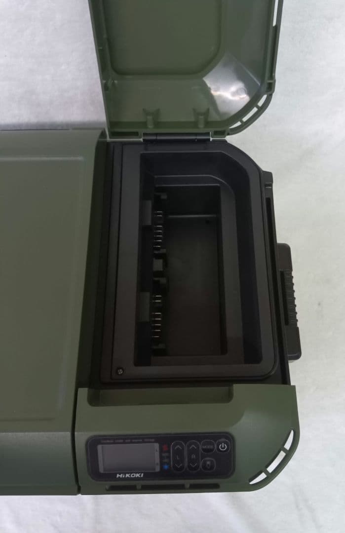 HiKOKI コードレス冷温庫　UL 18DB　デジタル温度表示付き　ハイコーキ