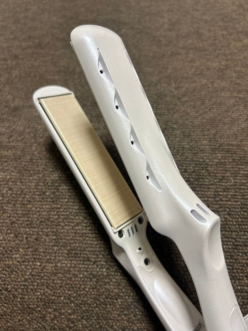 【美品】絹女〜KINUJO〜 ストレートアイロン