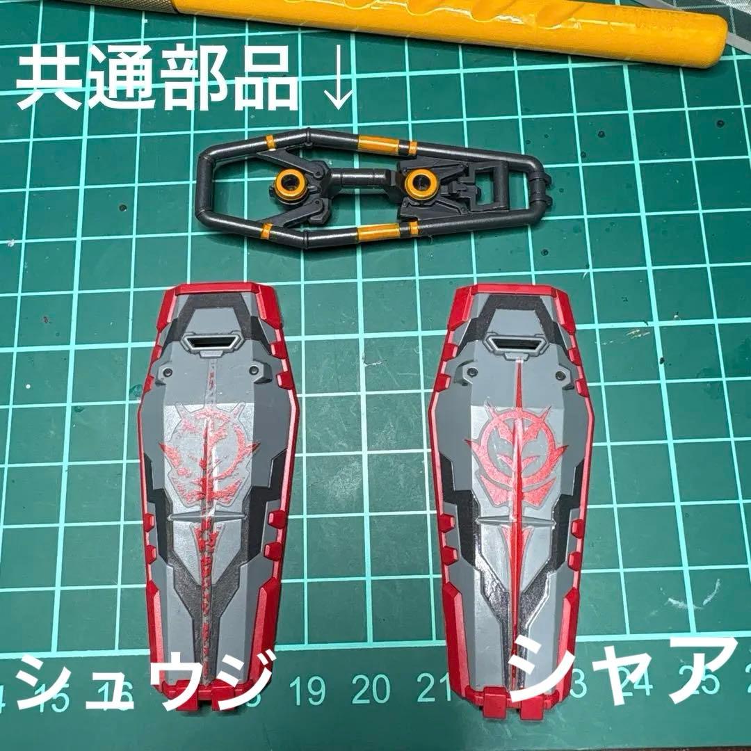 【完成品】HG セイラ専用塗装　軽キャノン改　と　HG赤いガンダム　ザクバズーカ
