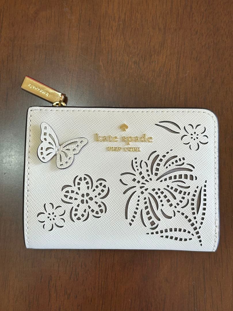 Kate spade フローラル 二つ折り財布