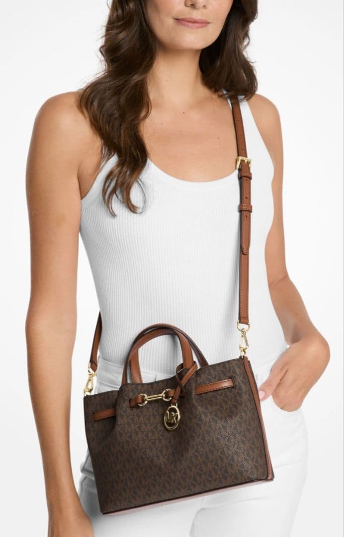 新品タグ付き マイケルコースCARSON センタージップ サッチェル スモール