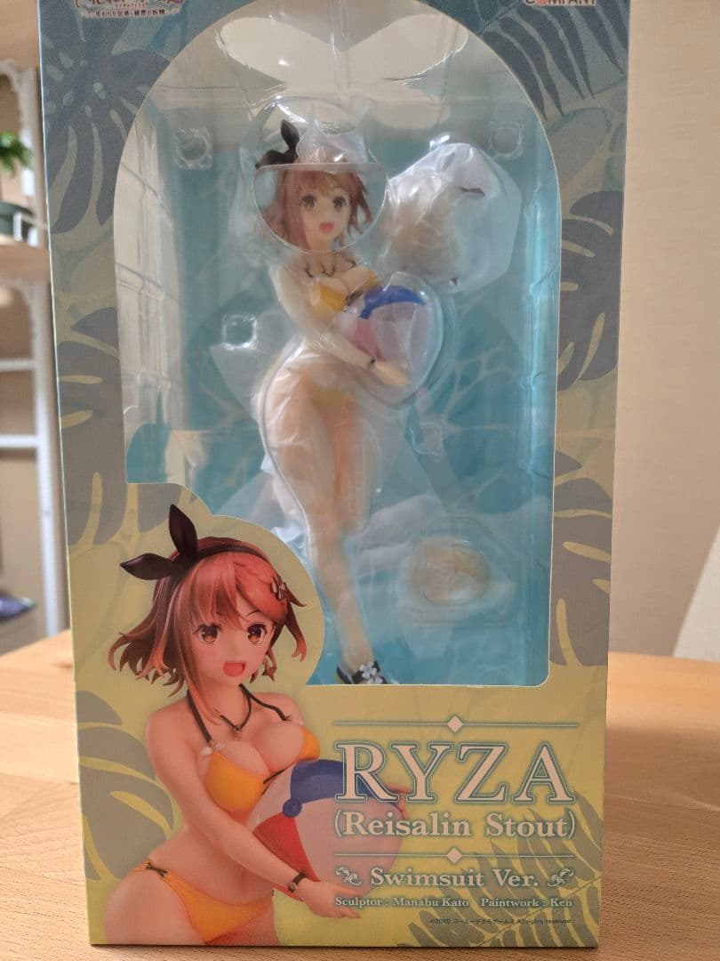 ライザ　 水着フィギュア