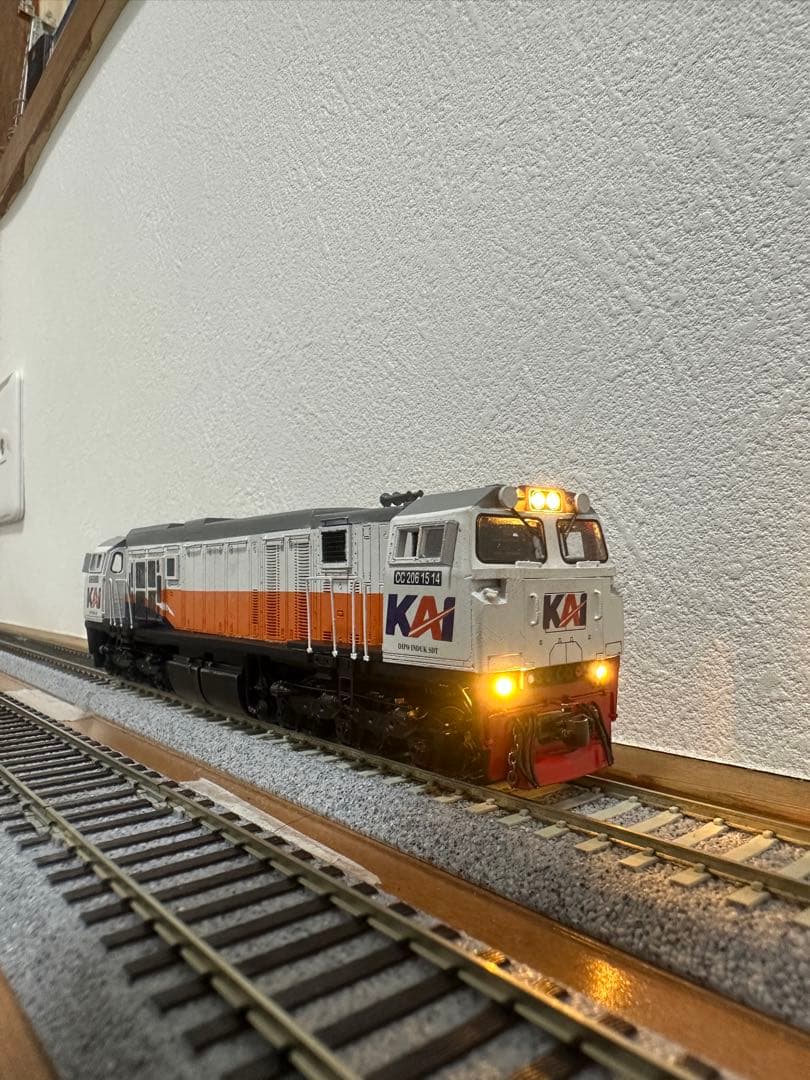 Loksound 5 インドネシアCC206形ディーゼル機関車 + 2点セット