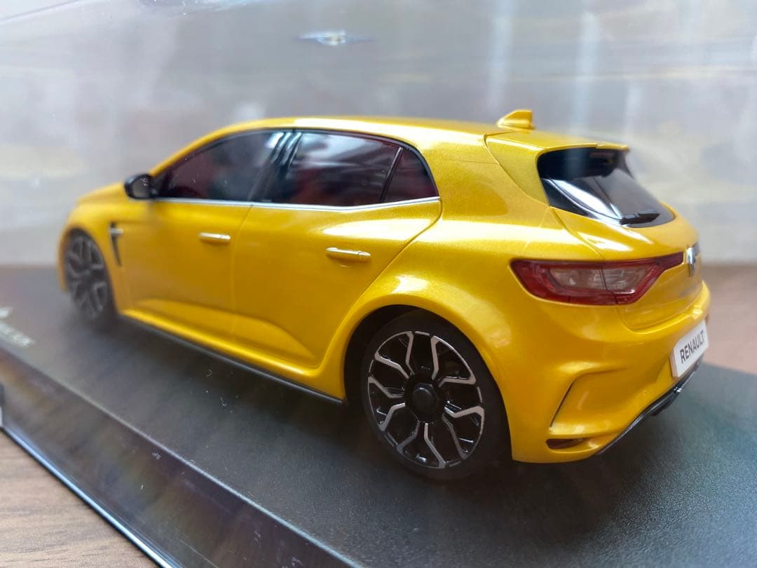 ミニッツ ASC RENAULT MEGANE R.S.