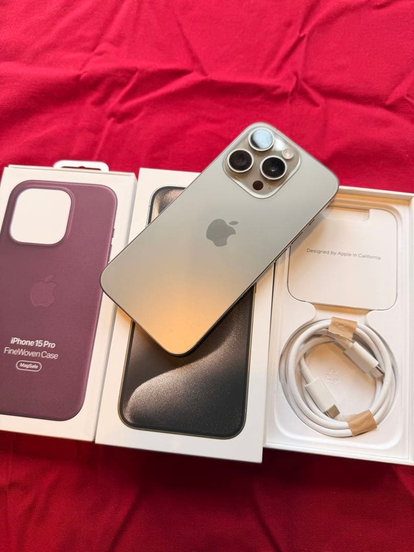 iPhone 15 Pro 256G ナチュラルチタニウム　美品‼️