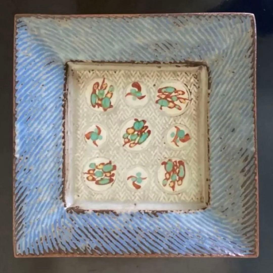 人間国宝 島岡達三 象嵌赤絵草花文角皿 共箱 共布付き