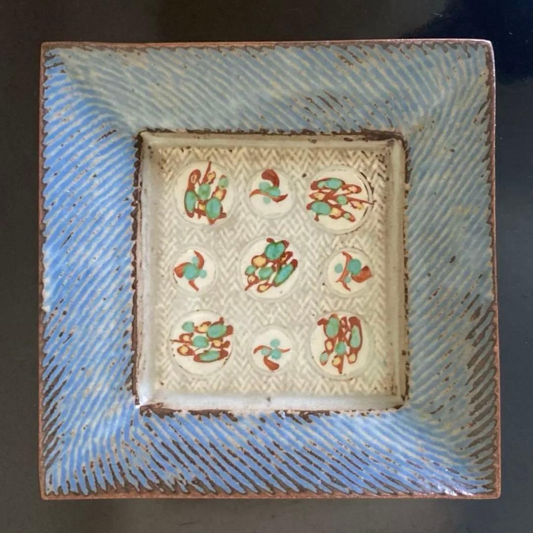 人間国宝 島岡達三 象嵌赤絵草花文角皿 共箱 共布付き