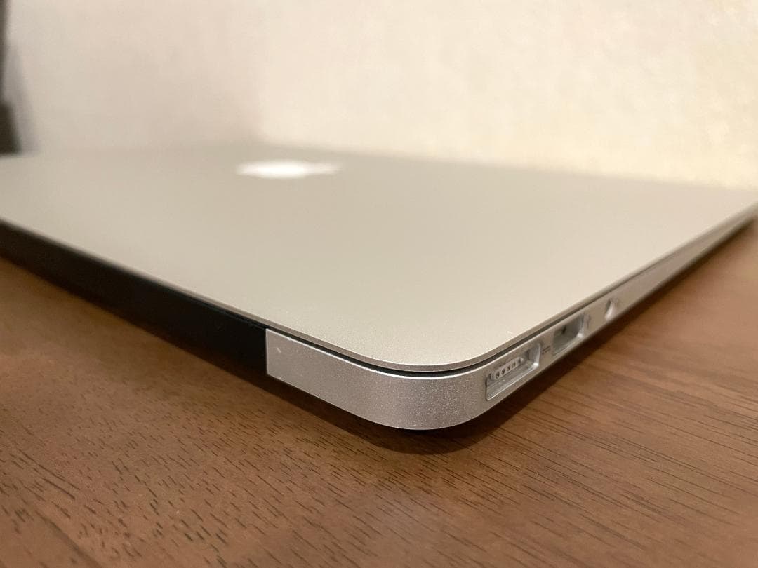 MacBook Air 13\"　2017　i5　8GB　251GB　まずまず美品