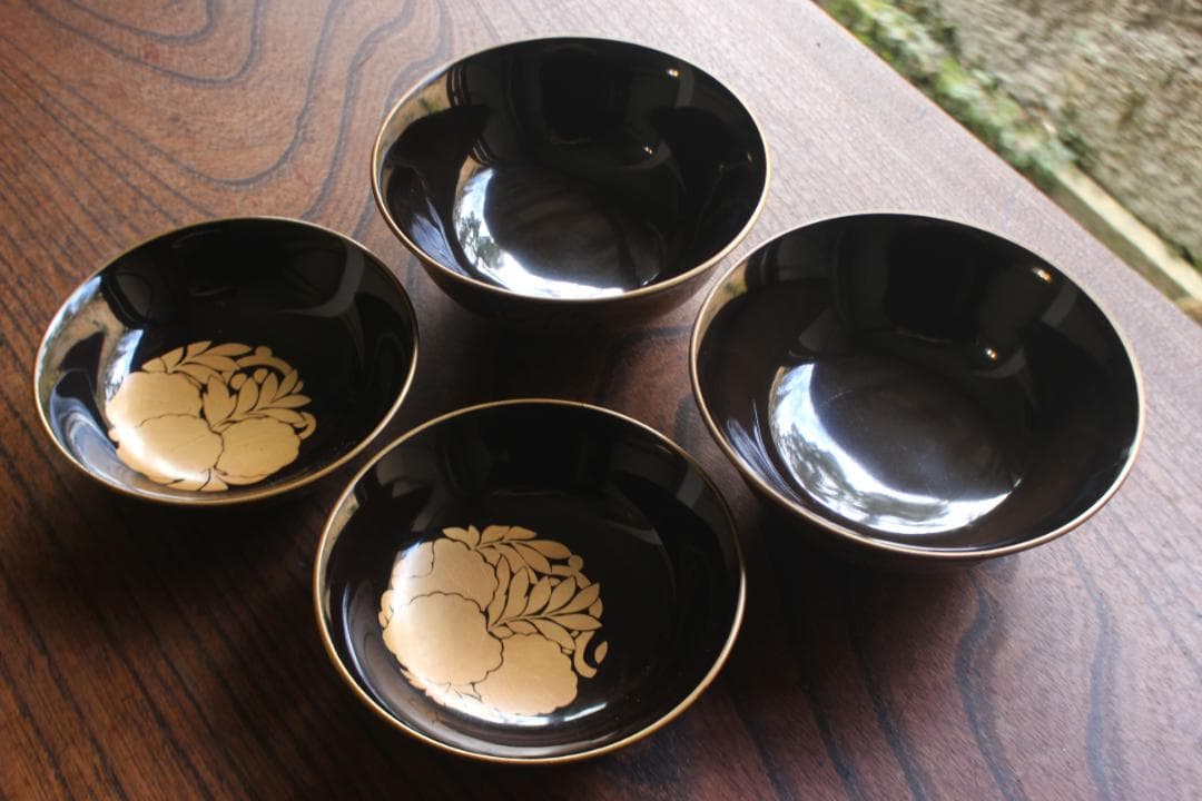 小傷あり！風情ある千筋糸目に極上桐花蒔絵の映えるお椀2点（検輪島塗懐石椀雑煮椀