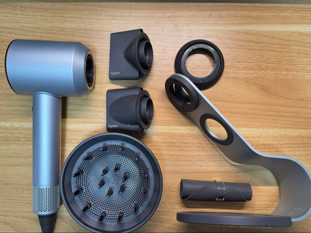 ヘアドライヤー Dyson Supersonic Ionic