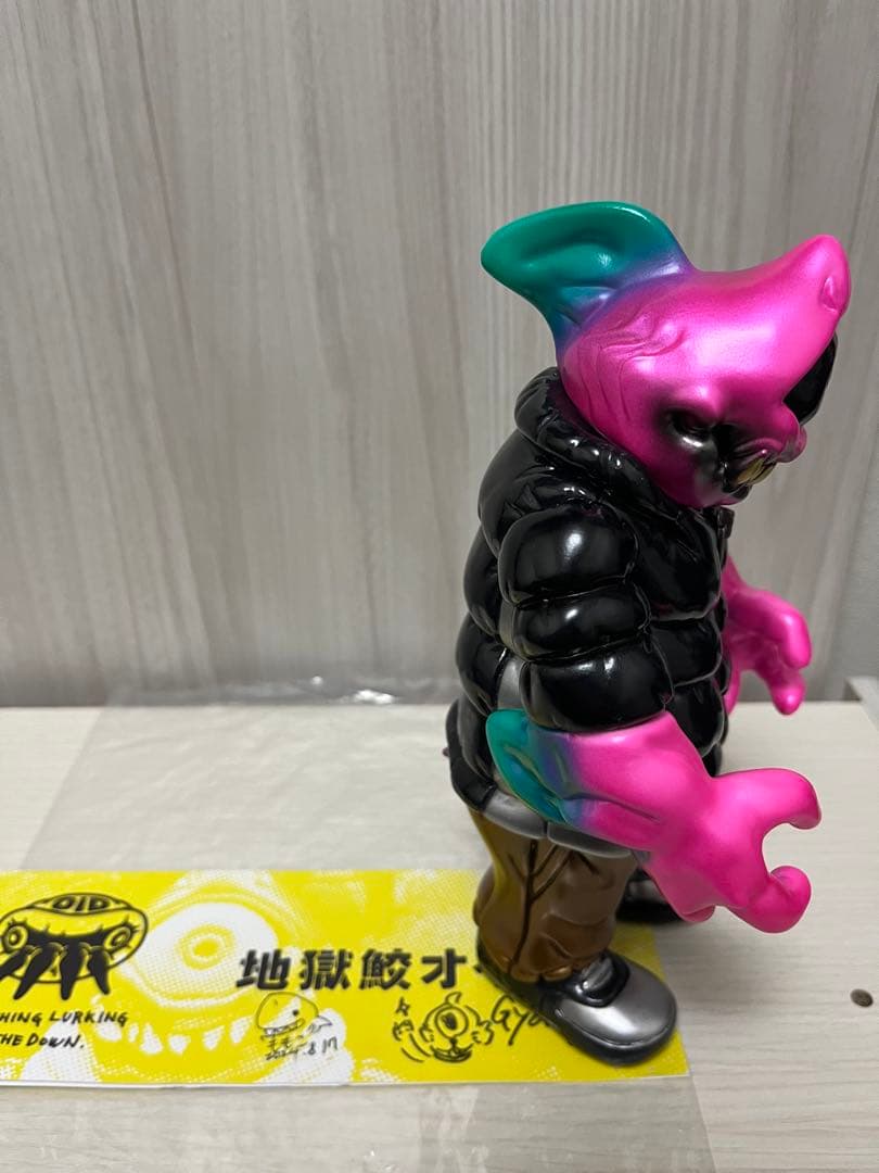 GYAROMI Momoco Studio 地獄鮫オイド 墓場の画廊 ソフビ