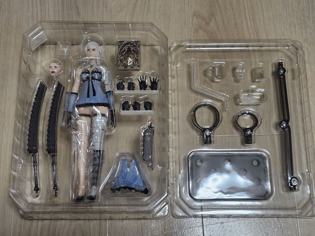 プレイアーツ改 カイネ フィギュア